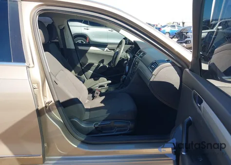 2016 Volkswagen Passat 1.8T S из США, поврежденный, VIN 1VWAT7A36GC039971